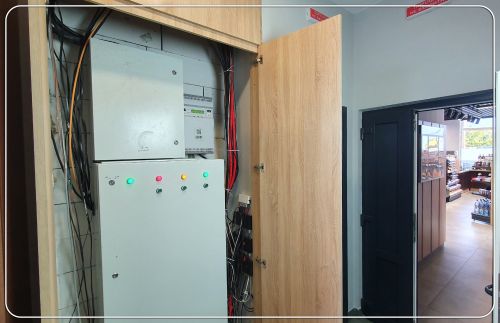 Монтаж стабилизаторов напряжения от компании Electro100