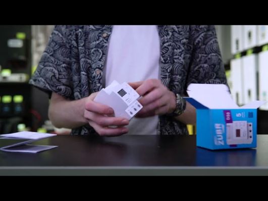 Реле напряжения однофазное ZUBR D50 (3 модуля, базовый функционал) video 0