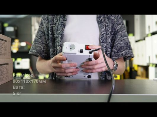 Стабилизатор напряжения ДИА-Н СН-300-V (300 Вт) video 0