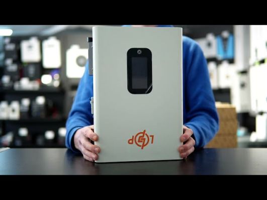 Стабилизатор напряжения инверторный LogicPower LP-W - IS5000 (4500Вт) (29785) video 0