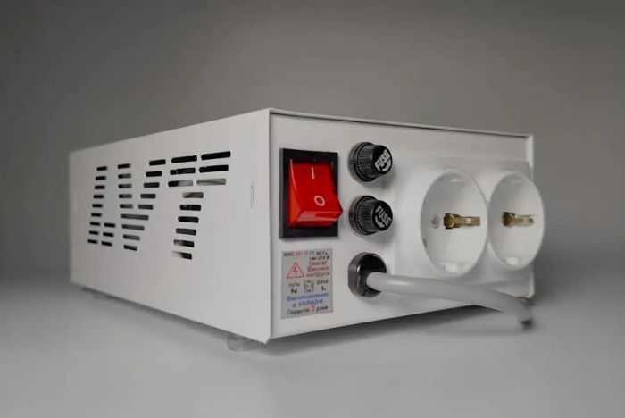 Стабілізатор напруги LVT АСН-600 С  (600 Вт)