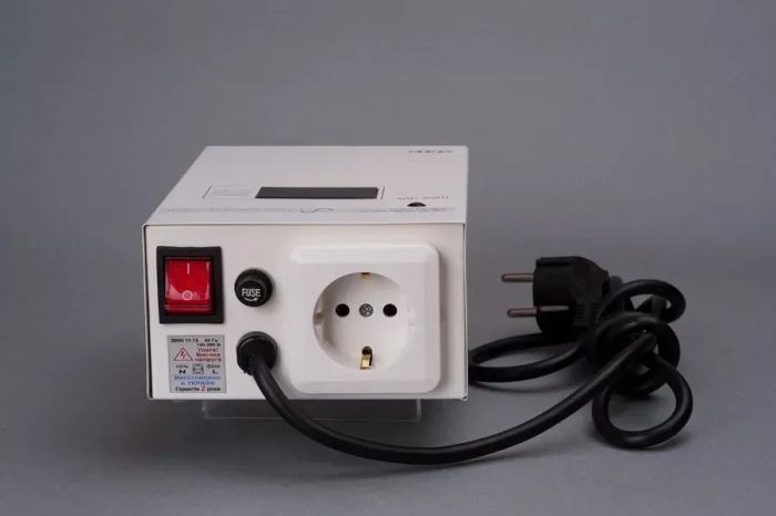 Стабилизатор напряжения LVT АСН-300 Н (300 Вт)